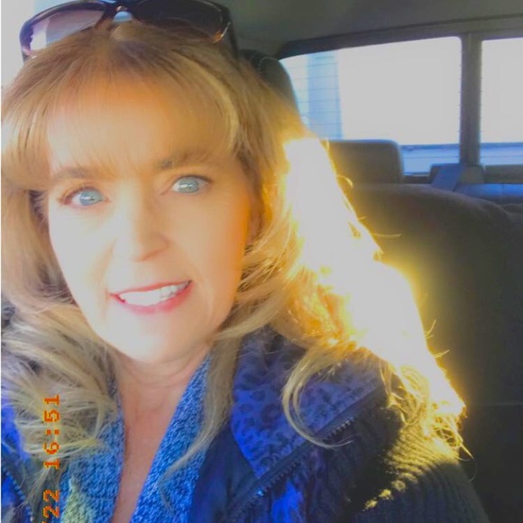 Meet your Posher, Patricia - Picture 2 of 2